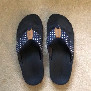 Women’s Maine Isle Flip-Flops - Navy/White Dot